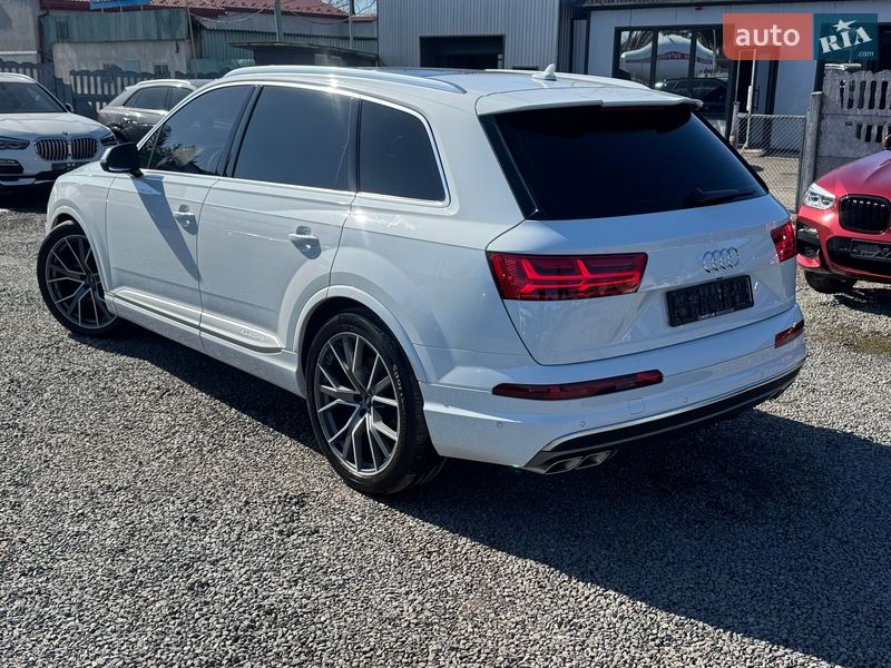 Внедорожник / Кроссовер Audi SQ7 2017 в Тернополе