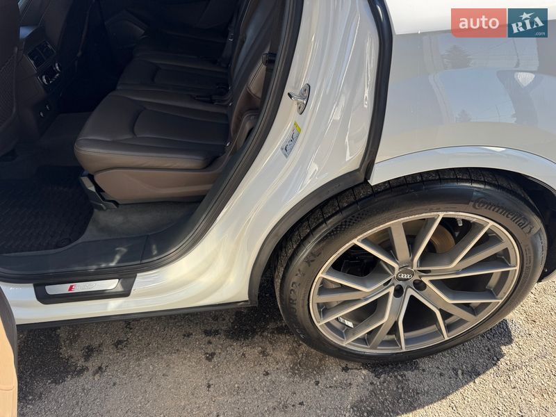 Внедорожник / Кроссовер Audi SQ7 2017 в Тернополе