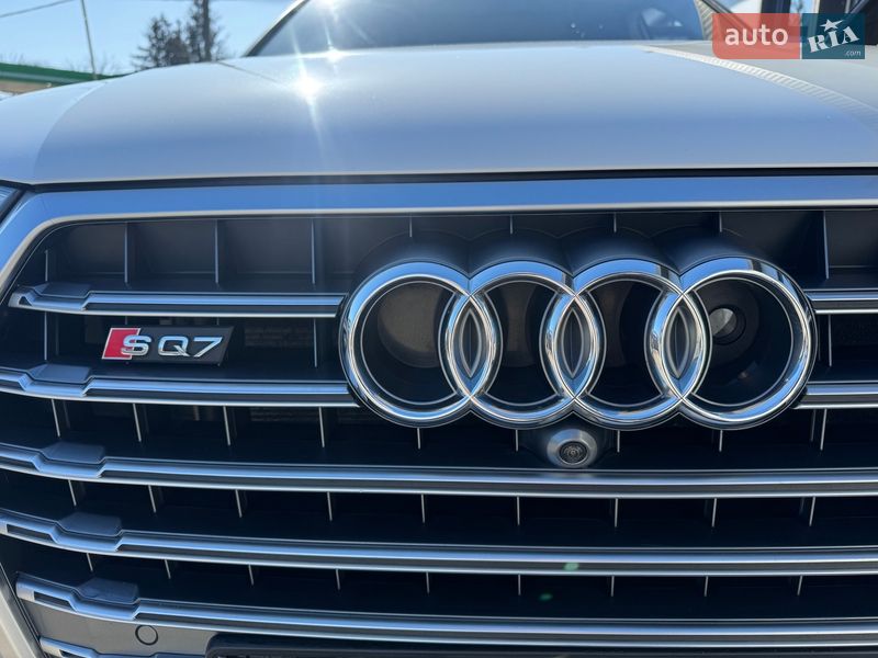 Внедорожник / Кроссовер Audi SQ7 2017 в Тернополе