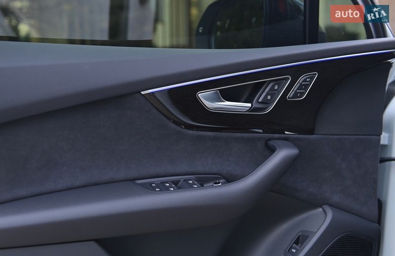 Внедорожник / Кроссовер Audi SQ7 2024 в Одессе