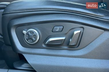 Внедорожник / Кроссовер Audi SQ7 2017 в Виноградове