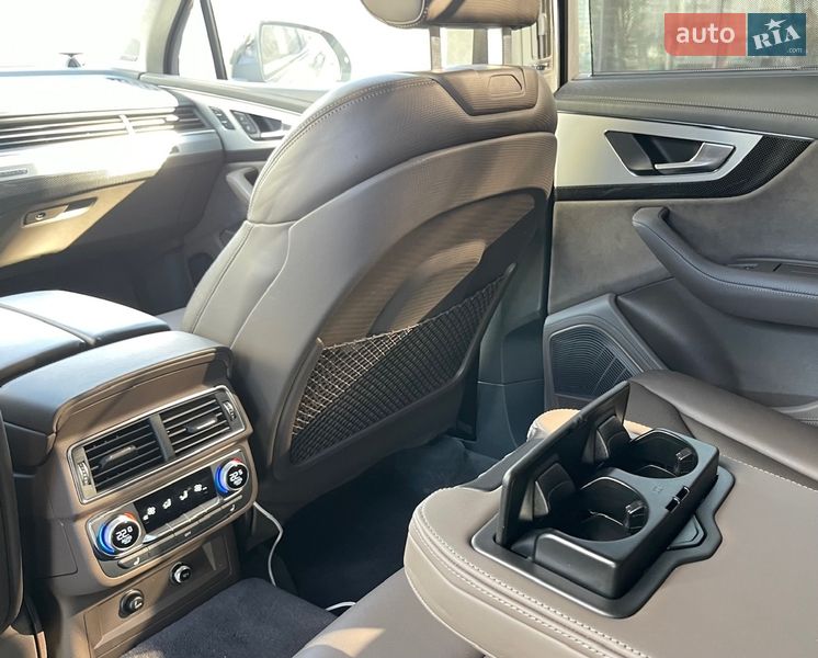 Позашляховик / Кросовер Audi SQ7 2017 в Києві