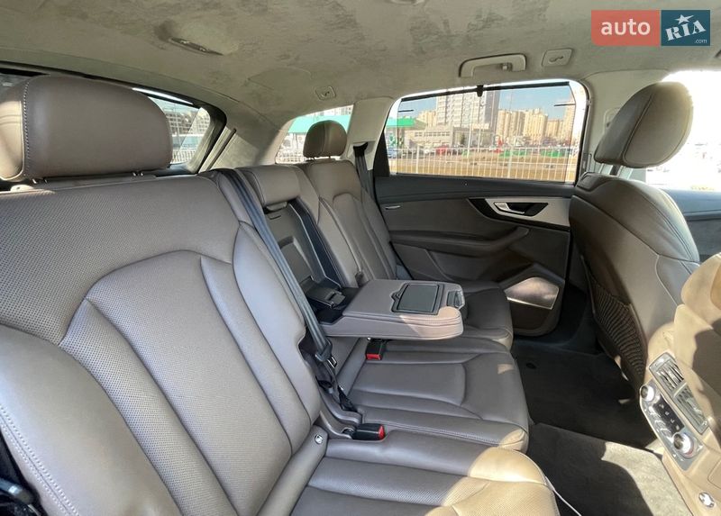 Позашляховик / Кросовер Audi SQ7 2017 в Києві