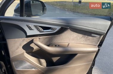 Внедорожник / Кроссовер Audi SQ7 2017 в Киеве