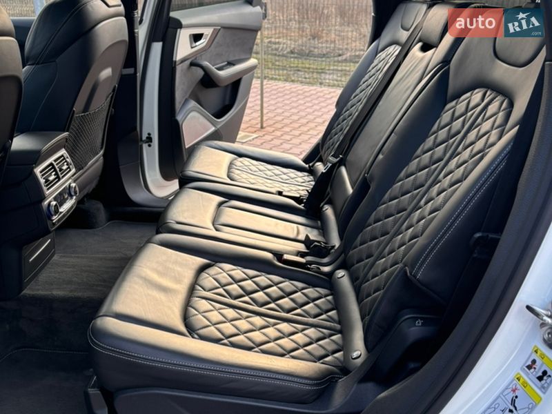Внедорожник / Кроссовер Audi SQ7 2017 в Ровно фото 31 Внедорожник / Кроссовер Audi SQ7 2017 в Ровно