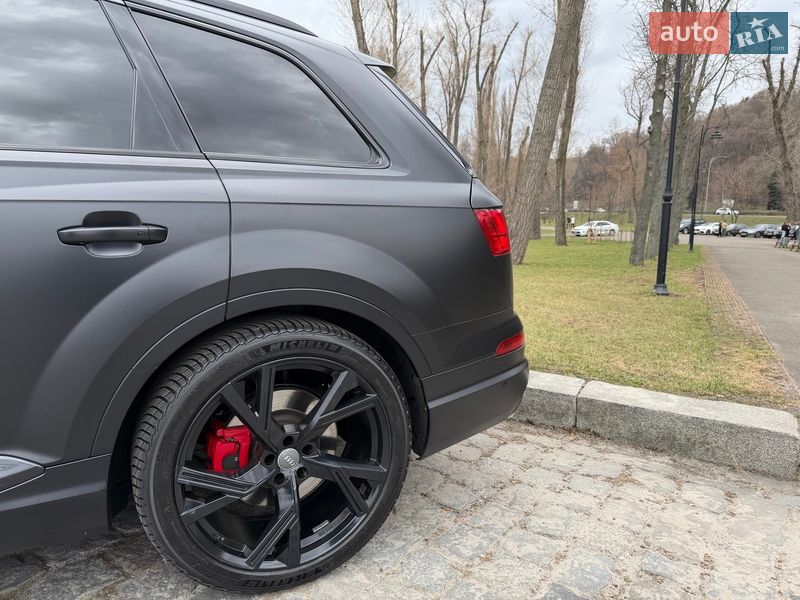 Внедорожник / Кроссовер Audi SQ7 2018 в Киеве