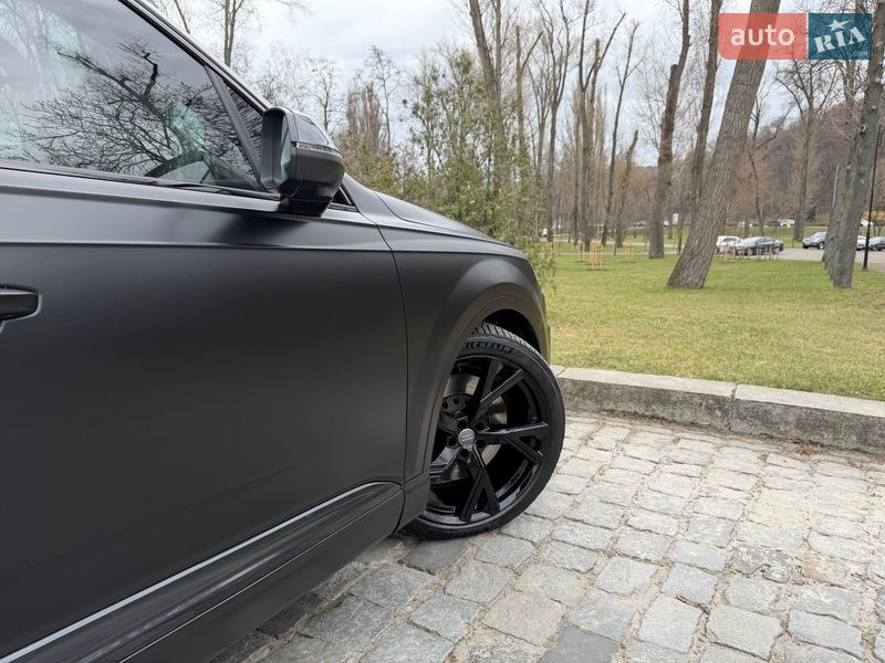 Внедорожник / Кроссовер Audi SQ7 2018 в Киеве