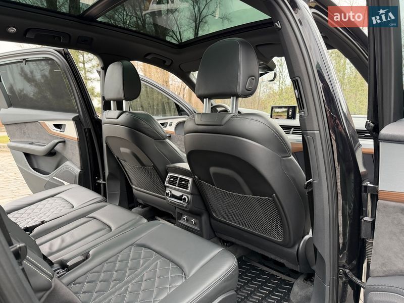 Внедорожник / Кроссовер Audi SQ7 2018 в Киеве