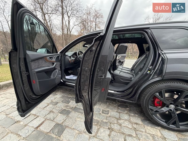 Внедорожник / Кроссовер Audi SQ7 2018 в Киеве