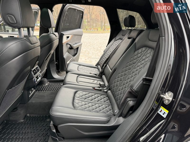 Внедорожник / Кроссовер Audi SQ7 2018 в Киеве