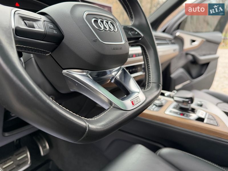 Внедорожник / Кроссовер Audi SQ7 2018 в Киеве