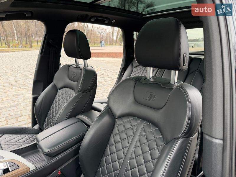 Внедорожник / Кроссовер Audi SQ7 2018 в Киеве