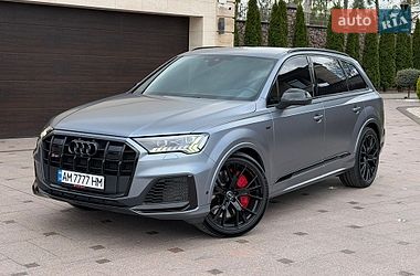 Внедорожник / Кроссовер Audi SQ7 2021 в Звягеле