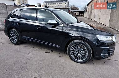 Внедорожник / Кроссовер Audi SQ7 2017 в Виннице