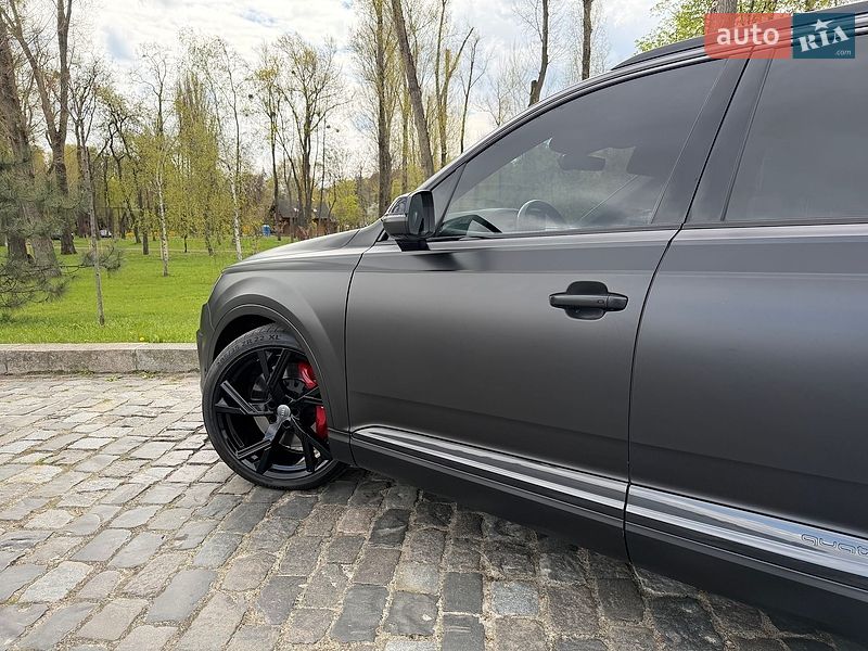 Внедорожник / Кроссовер Audi SQ7 2018 в Киеве