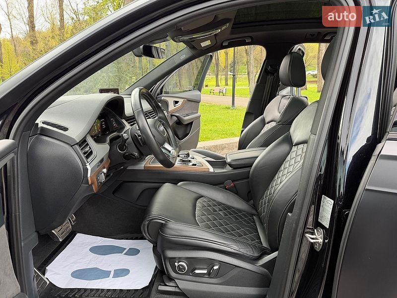 Внедорожник / Кроссовер Audi SQ7 2018 в Киеве