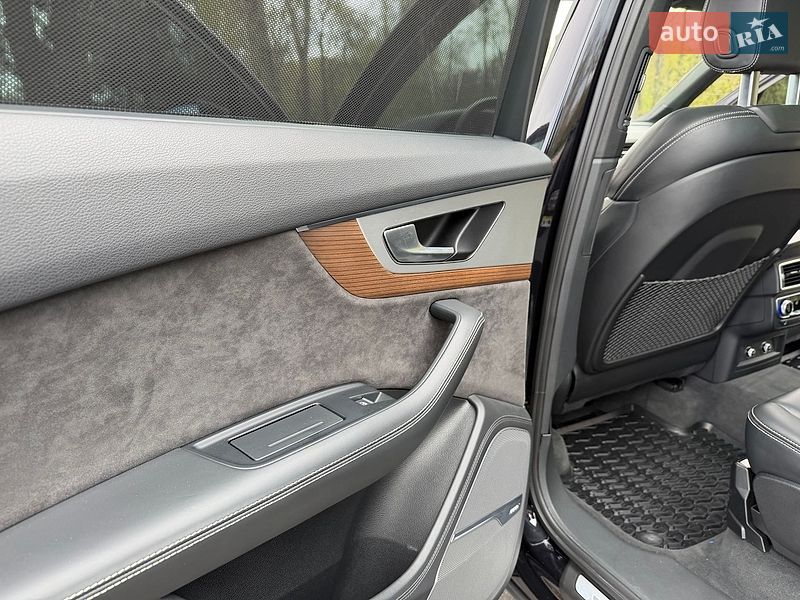 Внедорожник / Кроссовер Audi SQ7 2018 в Киеве