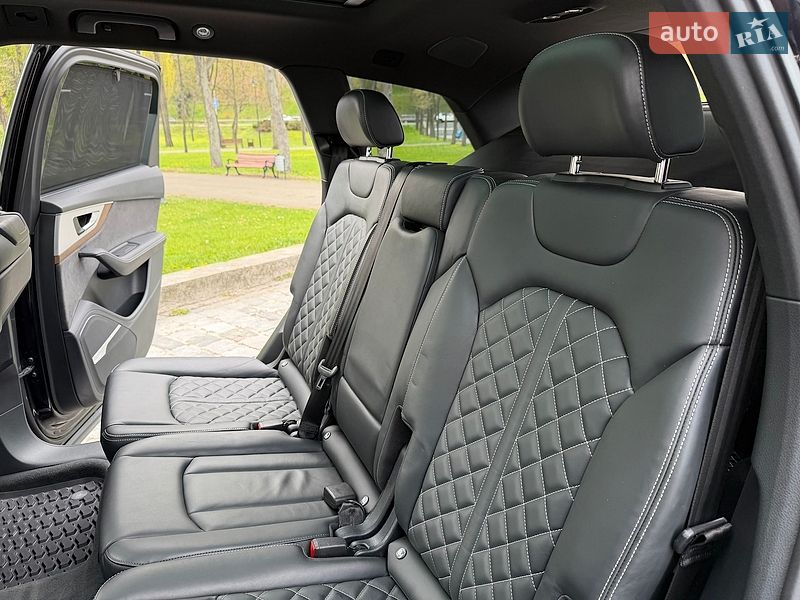 Внедорожник / Кроссовер Audi SQ7 2018 в Киеве