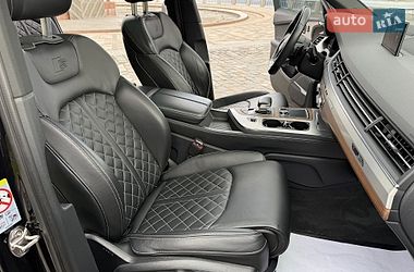 Внедорожник / Кроссовер Audi SQ7 2018 в Киеве