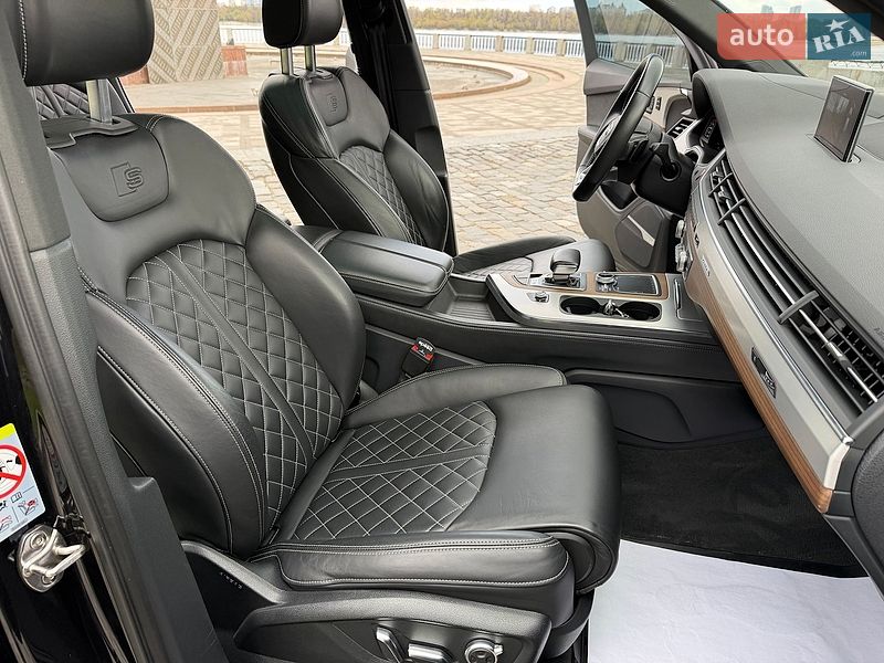 Внедорожник / Кроссовер Audi SQ7 2018 в Киеве