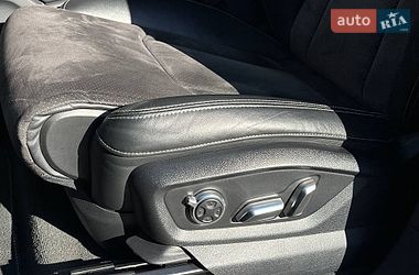 Внедорожник / Кроссовер Audi SQ7 2018 в Киеве