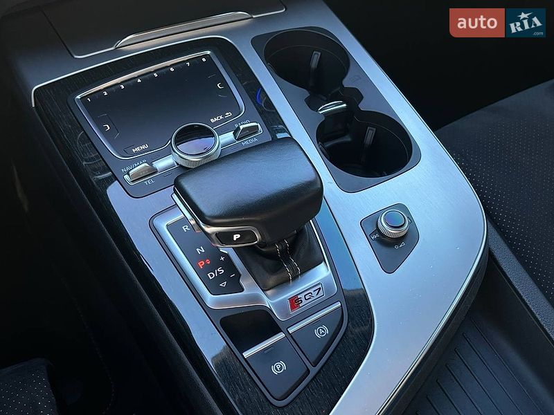 Внедорожник / Кроссовер Audi SQ7 2018 в Киеве