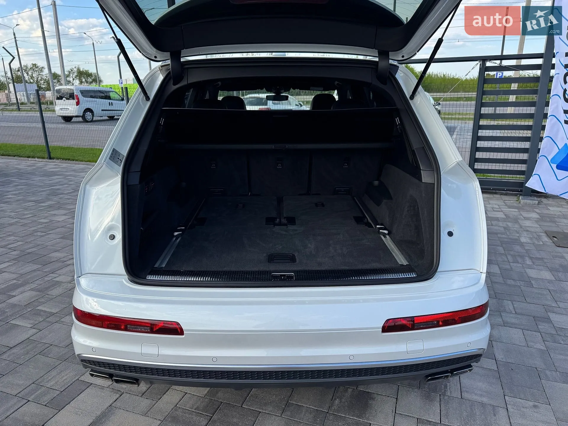 2017 Audi SQ7 - мініатюра 34