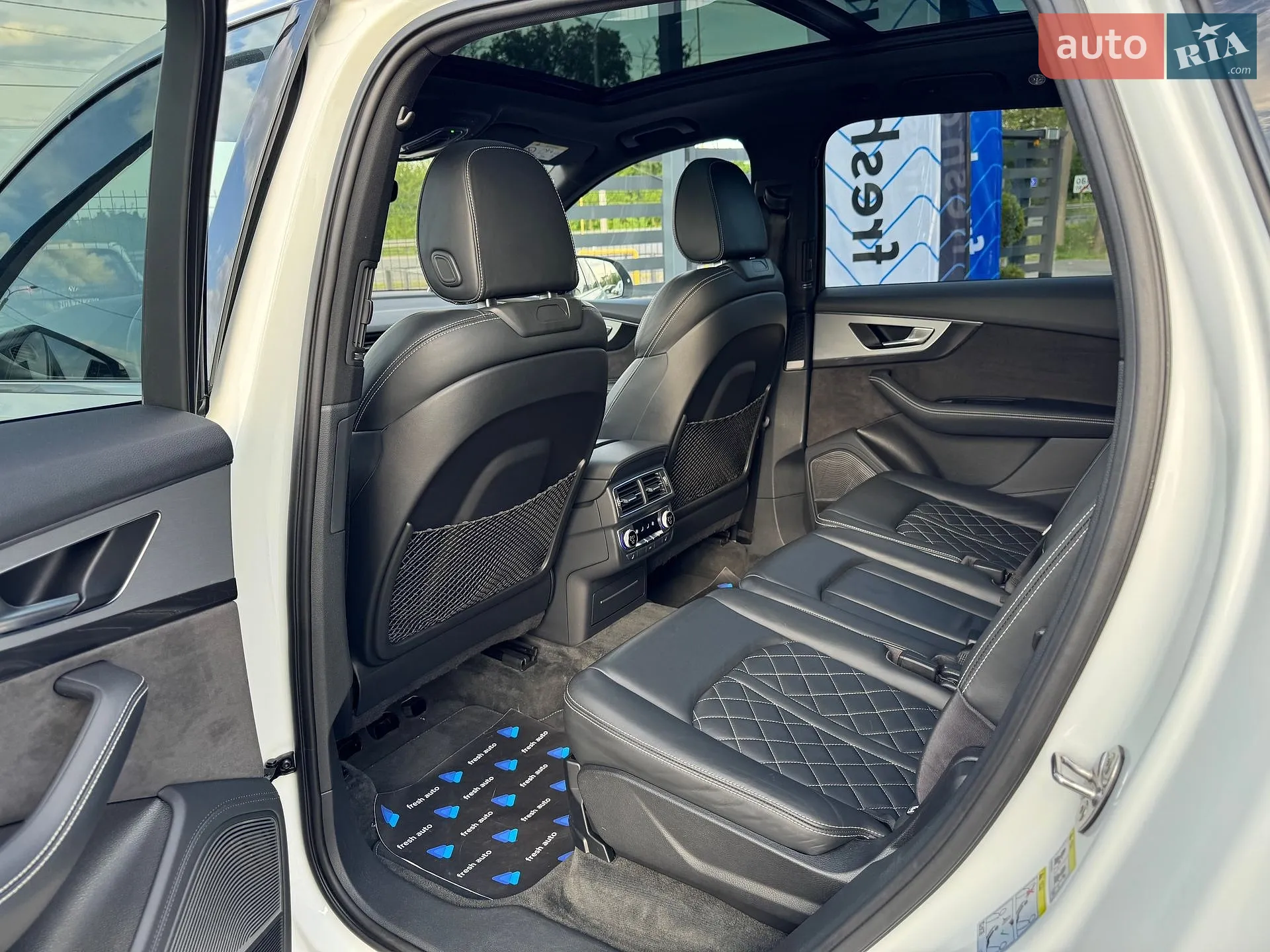 2017 Audi SQ7 - мініатюра 33