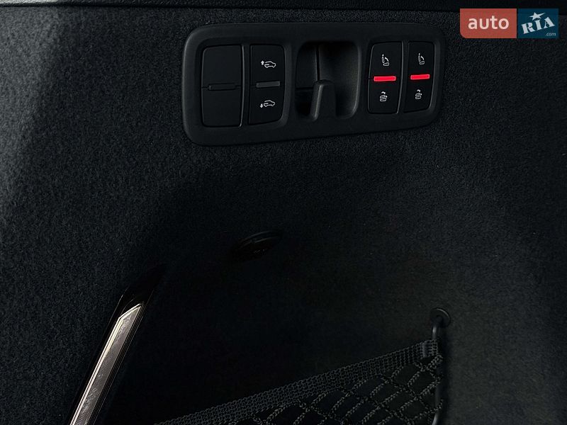 Позашляховик / Кросовер Audi SQ7 2020 в Луцьку