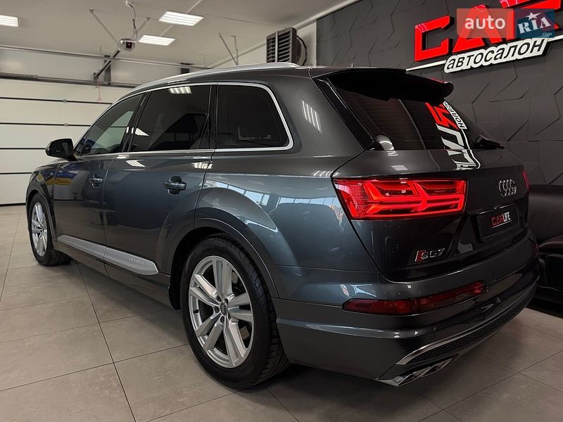 Внедорожник / Кроссовер Audi SQ7 2018 в Тернополе