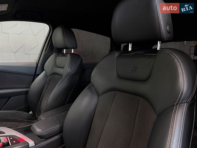 Внедорожник / Кроссовер Audi SQ7 2018 в Тернополе