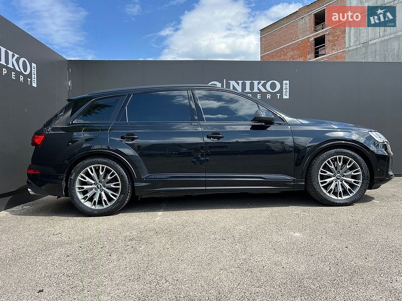 Позашляховик / Кросовер Audi SQ7 2023 в Львові