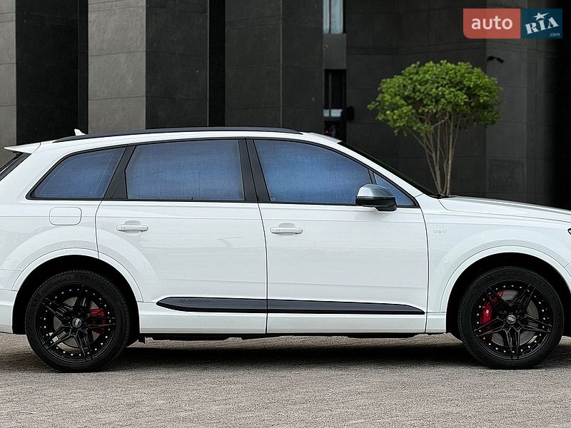 Внедорожник / Кроссовер Audi SQ7 2017 в Киеве фото 13 Внедорожник / Кроссовер Audi SQ7 2017 в Киеве