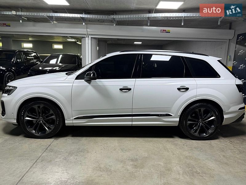 Позашляховик / Кросовер Audi SQ7 2024 в Києві