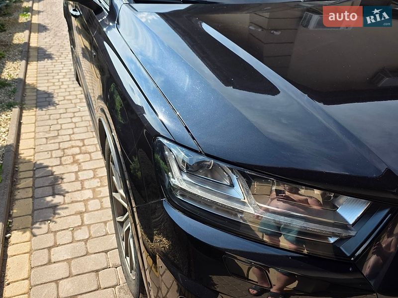 Позашляховик / Кросовер Audi SQ7 2018 в Нововолинську