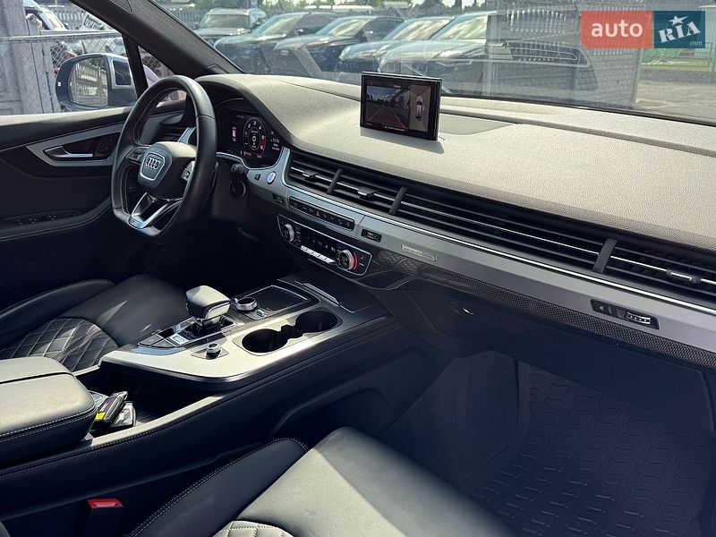 Внедорожник / Кроссовер Audi SQ7 2017 в Тернополе