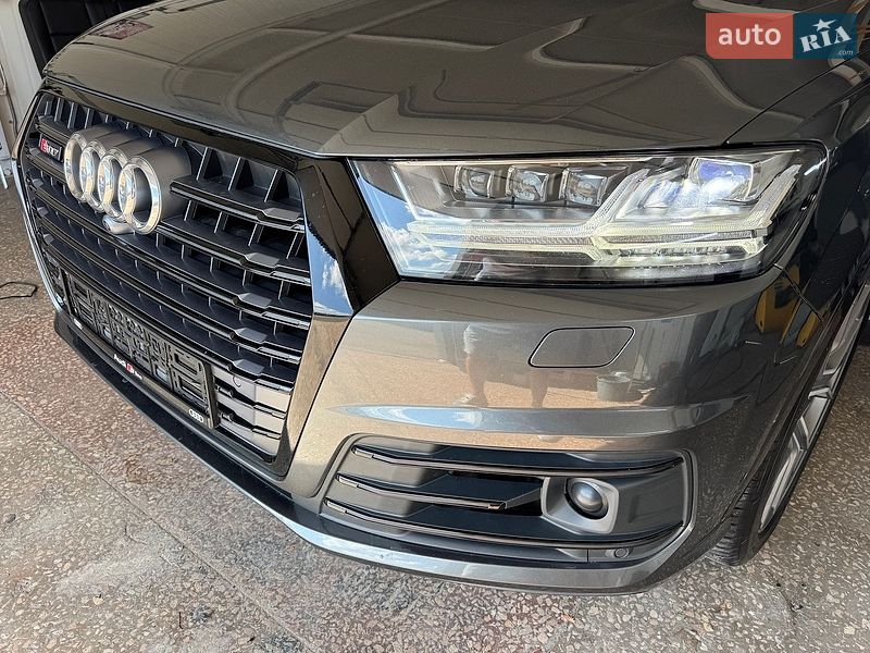 Внедорожник / Кроссовер Audi SQ7 2017 в Тернополе