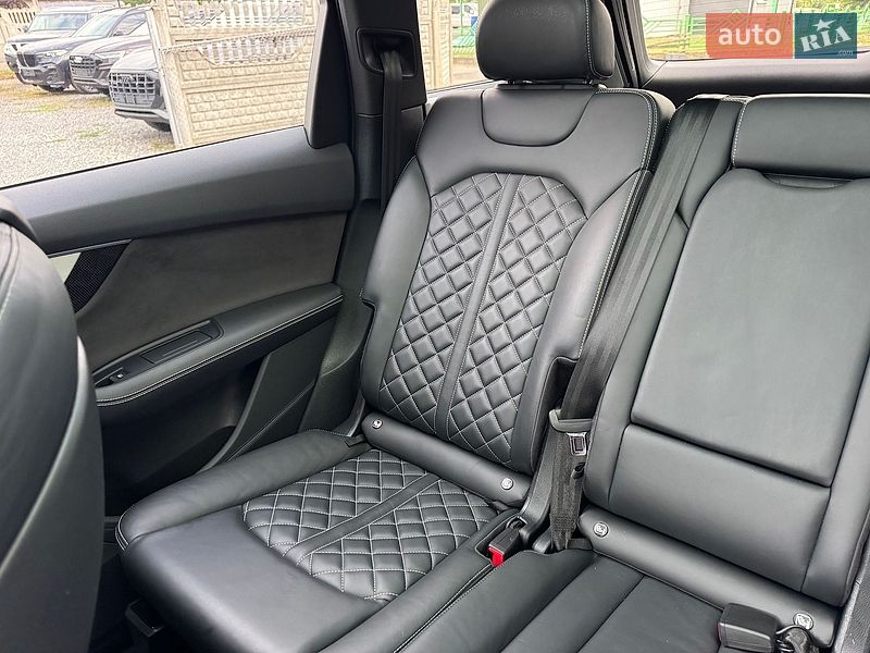 Внедорожник / Кроссовер Audi SQ7 2017 в Тернополе