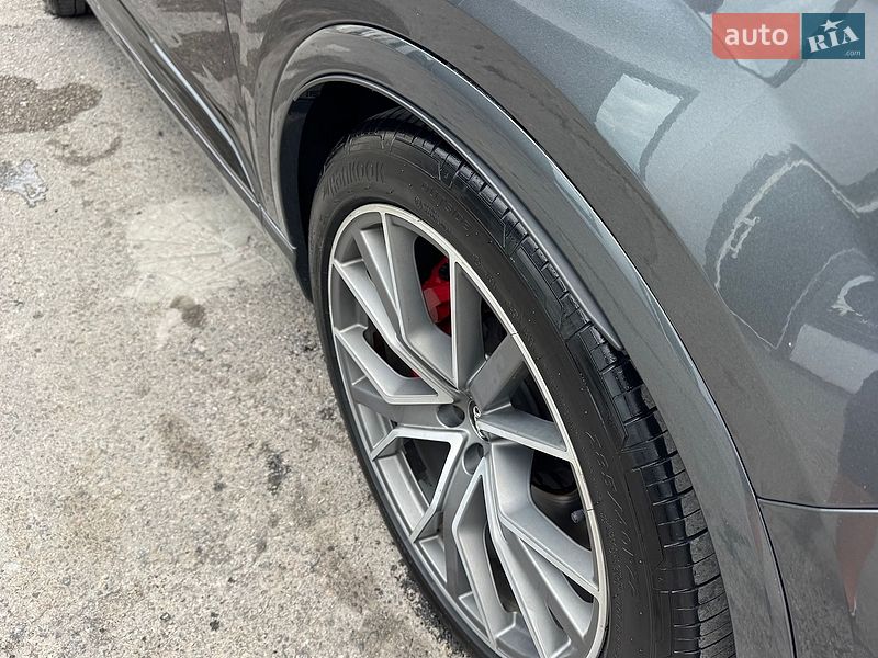 Внедорожник / Кроссовер Audi SQ7 2017 в Тернополе