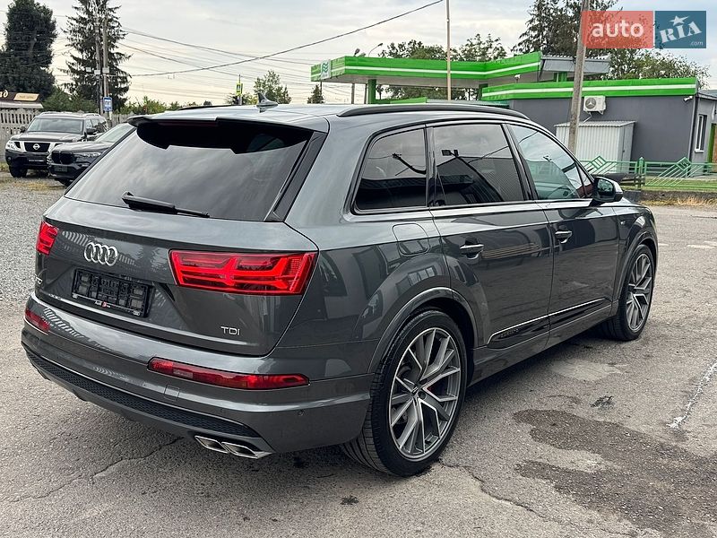 Внедорожник / Кроссовер Audi SQ7 2017 в Тернополе