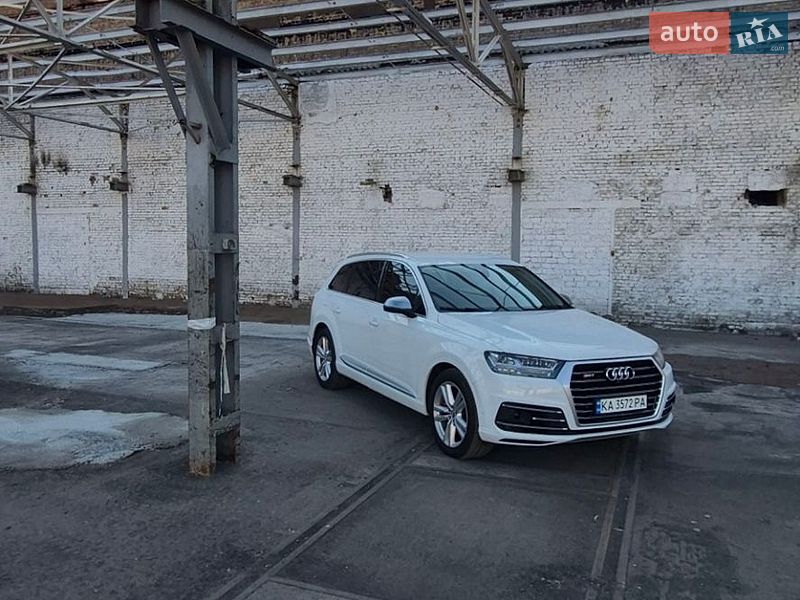 Внедорожник / Кроссовер Audi SQ7 2017 в Киеве