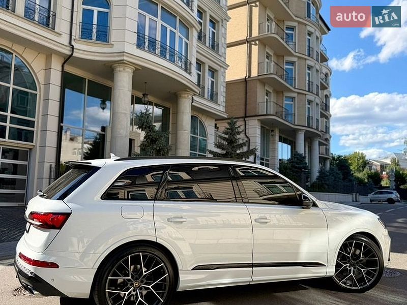 Внедорожник / Кроссовер Audi SQ7 2020 в Киеве