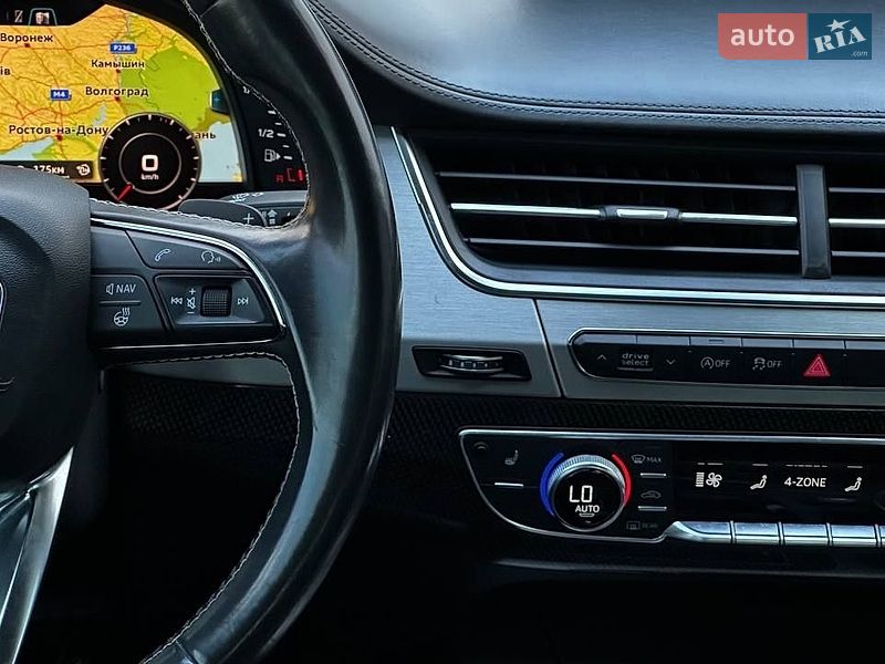 Внедорожник / Кроссовер Audi SQ7 2017 в Черкассах
