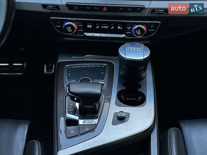 Внедорожник / Кроссовер Audi SQ7 2017 в Черкассах