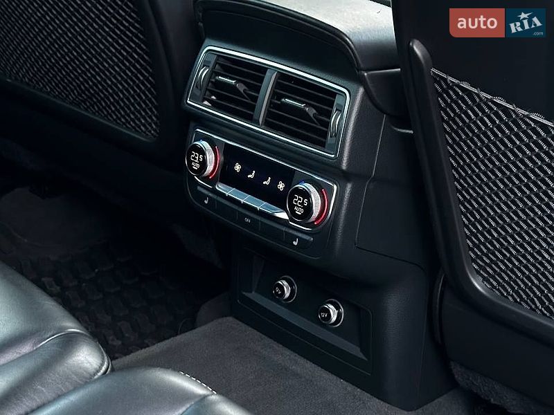 Внедорожник / Кроссовер Audi SQ7 2017 в Черкассах