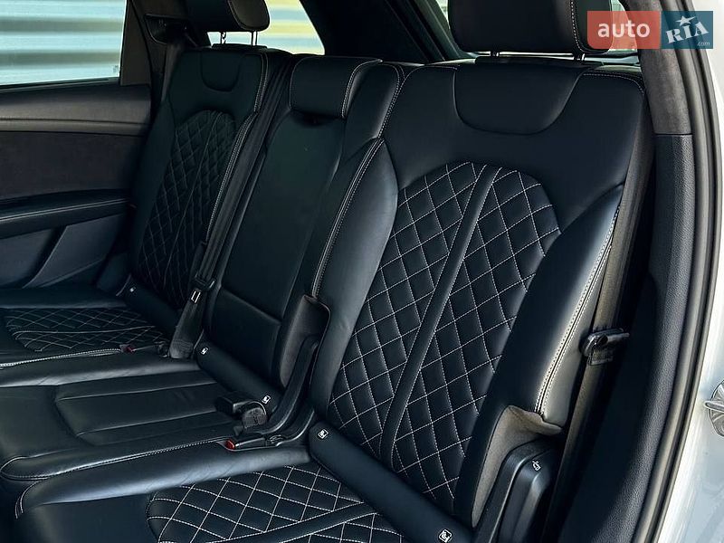 Внедорожник / Кроссовер Audi SQ7 2017 в Черкассах