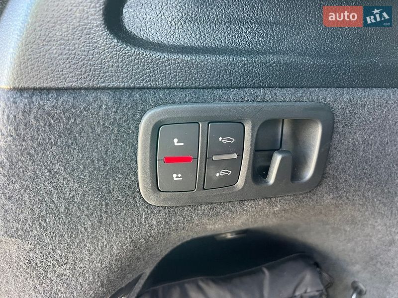 Внедорожник / Кроссовер Audi SQ7 2024 в Киеве