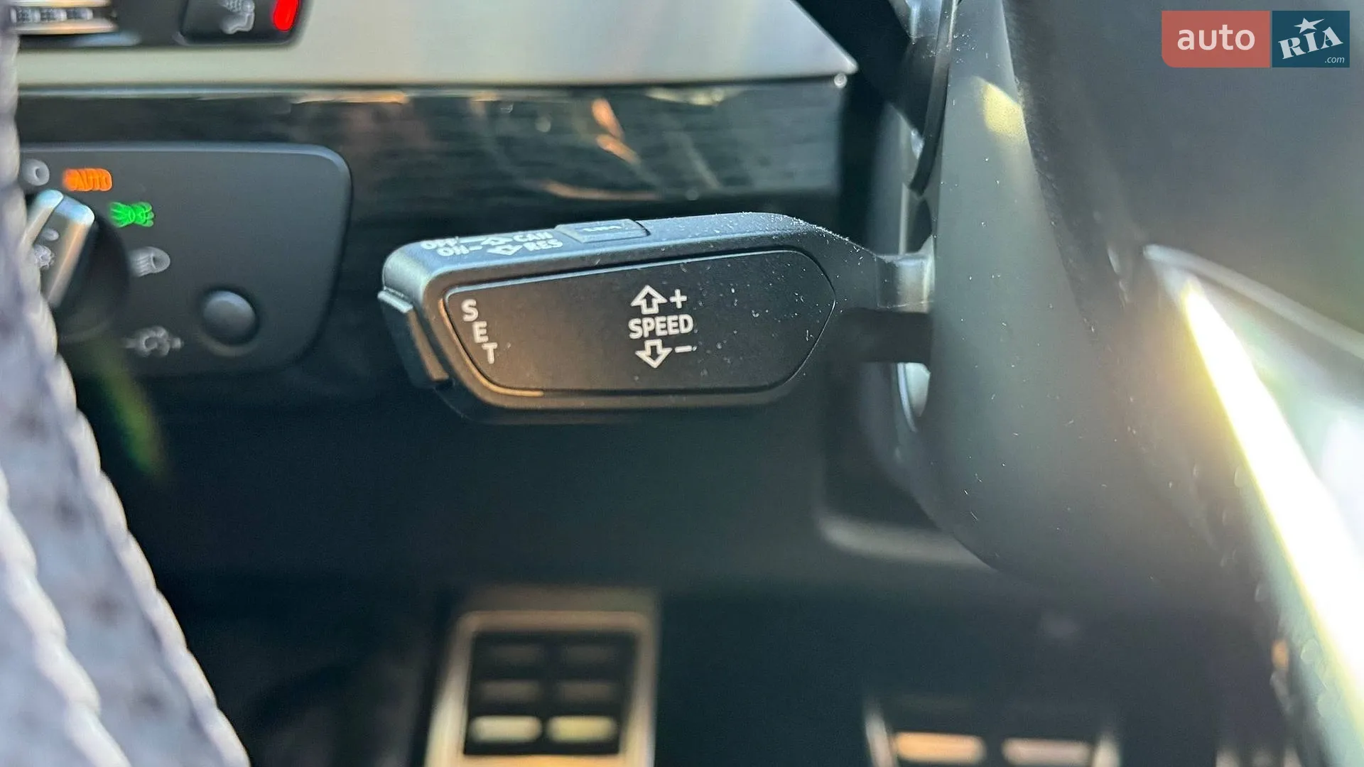 2018 Audi SQ7 - мініатюра 18