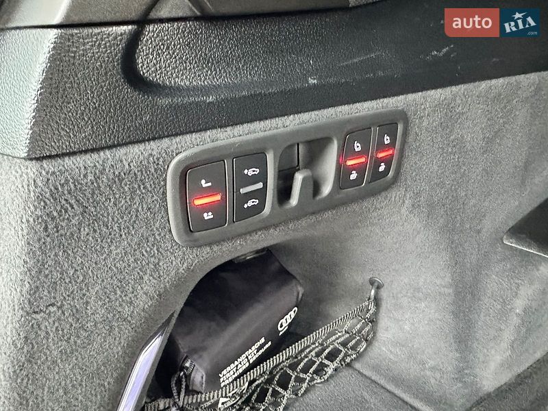 Внедорожник / Кроссовер Audi SQ7 2018 в Львове