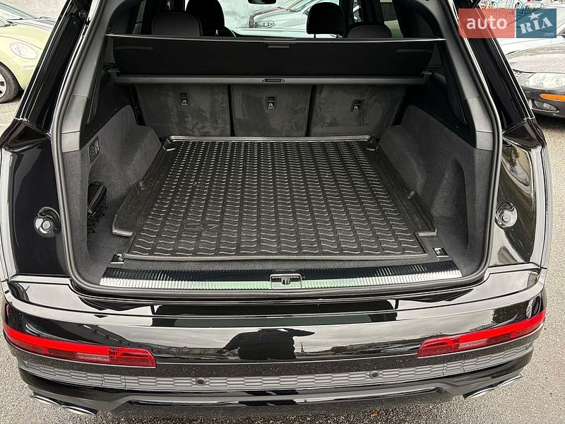 Внедорожник / Кроссовер Audi SQ7 2023 в Киеве